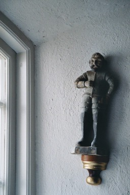 Träskulptur från predikstol i Knätte kyrka. Neg.nr. B963_027:22. JPG.