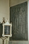 Nummertavla och porträttgravsten i Kölingareds kyrka. Neg.nr. B963_020:02. JPG.