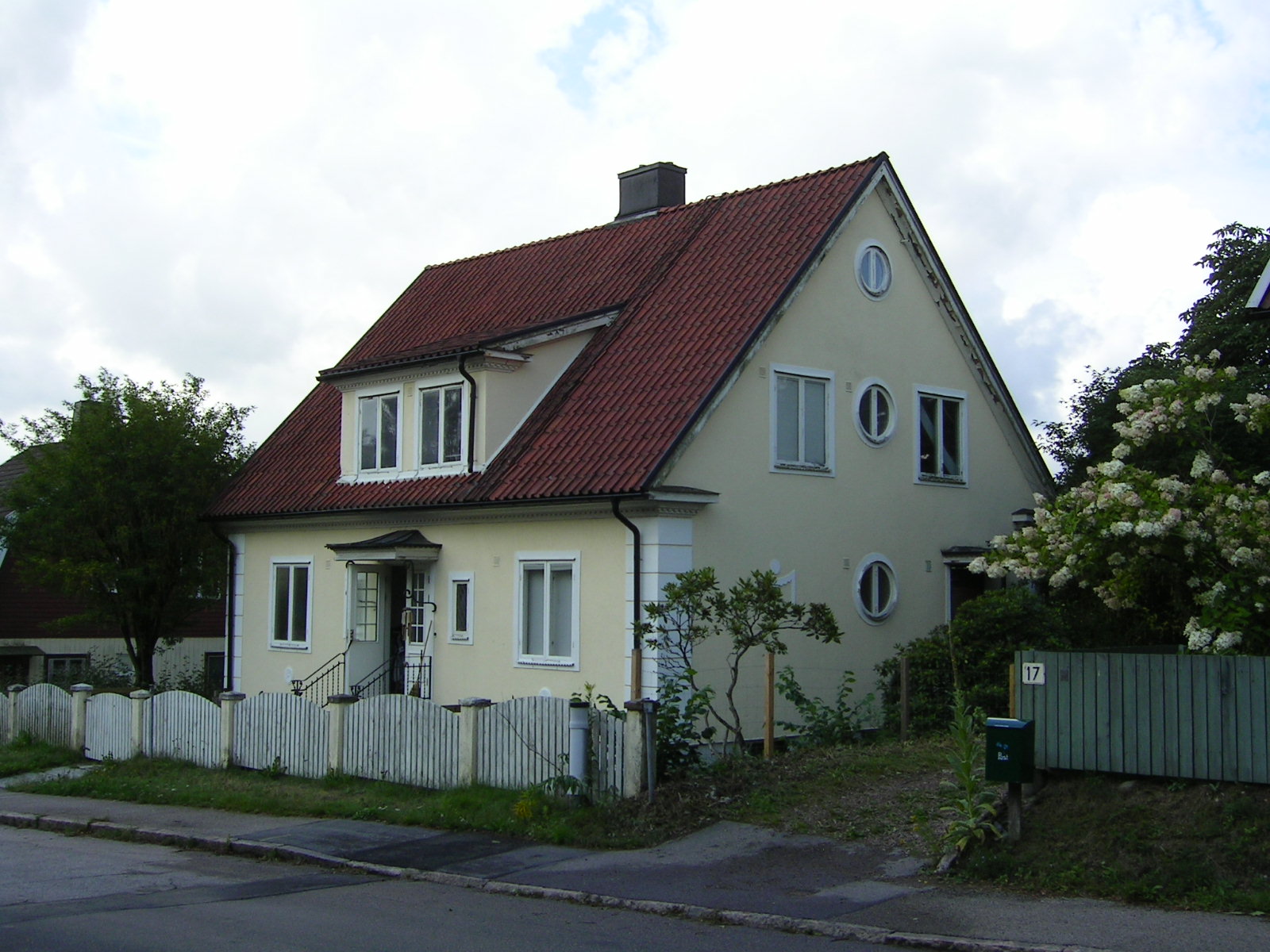 LJUNGBACKEN 19