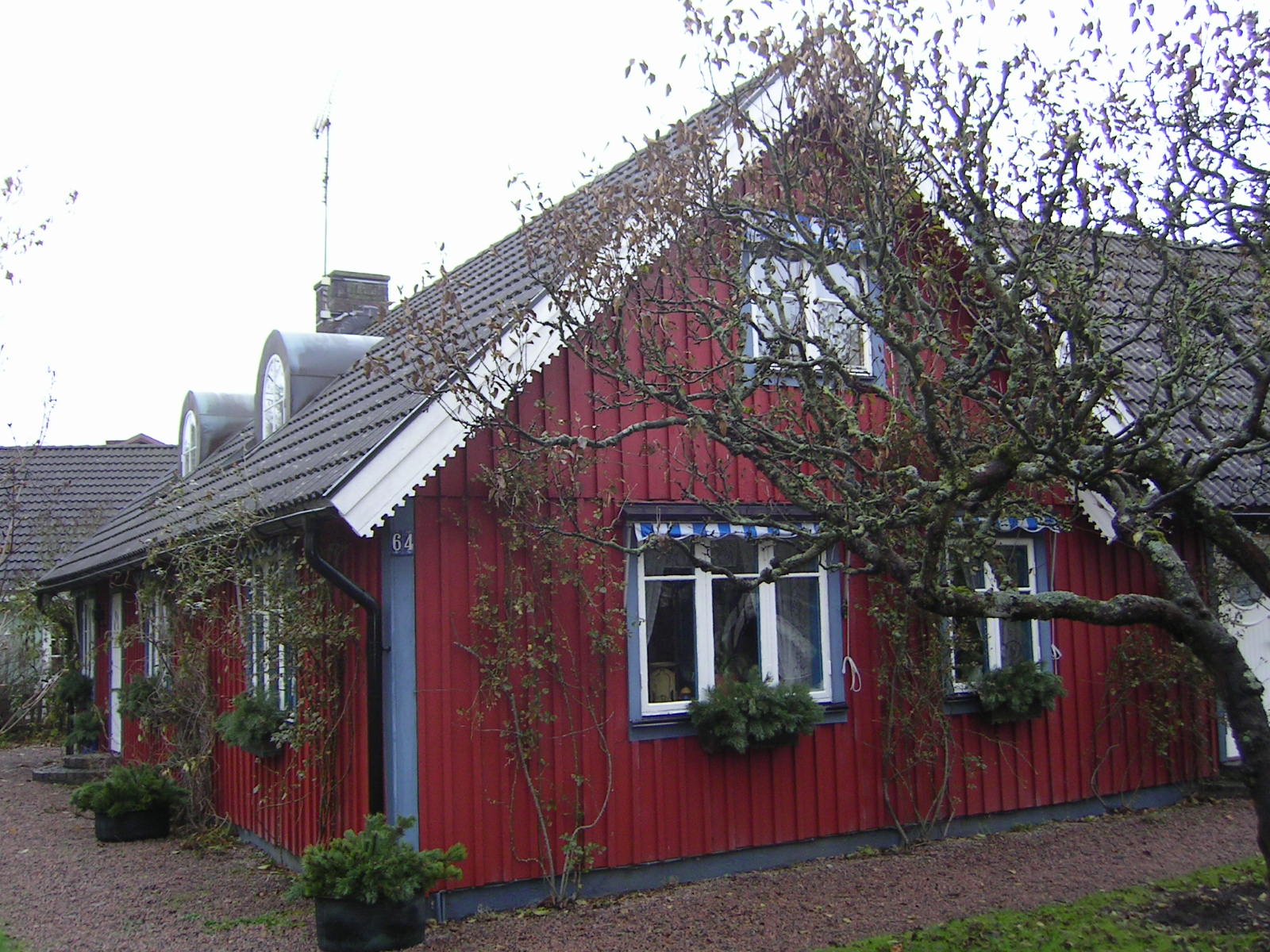 LAXGÅRDEN 3