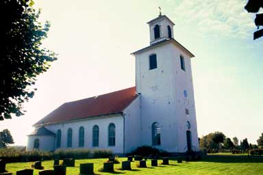 Länghems kyrka sedd från NV.
