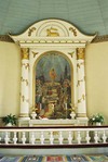 Altaruppsatsen i Örsås kyrka är samtida med kyrkan och utförd av Johannes Andersson från Mjöbäck. Boråskonstnären John Hedaeus gjorde år 1931 målningen, som föreställer Jesu bergspredikan. 