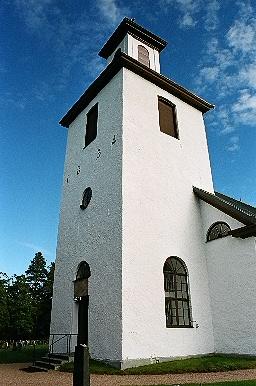 Tornet på Holsljunga kyrka, från SV.