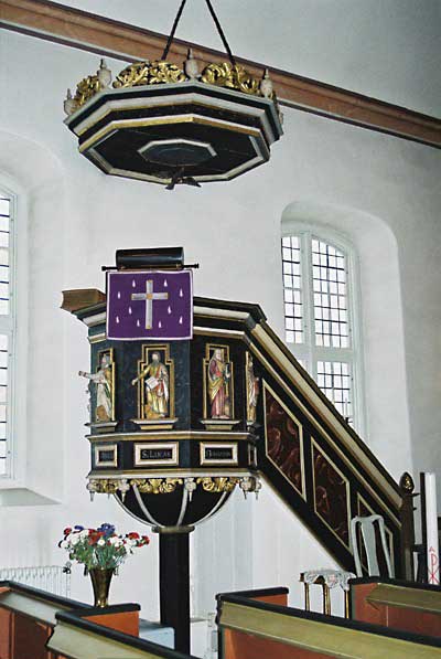 Predisktolen i Sexdrega kyrka antas vara utförd under 1600-talet. 