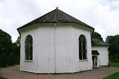 Skephults kyrkas kor sett från öster.