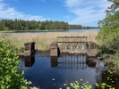 Dammen vid Lagmanshagasjöns utlopp i Västerån.  