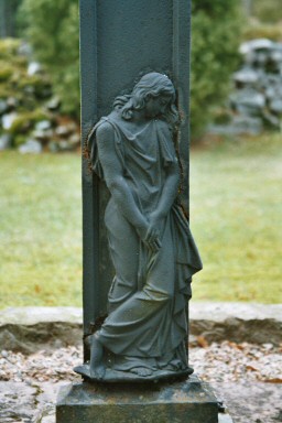 Detalj av gjutjärnskors på Fullestads kyrkogård. Neg.nr. B961_042:24. JPG. 