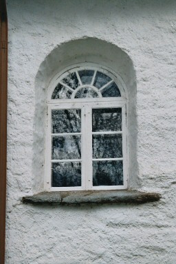 Fönster på Kvinnestads kyrka. Neg.nr. B961_057:16. JPG. 