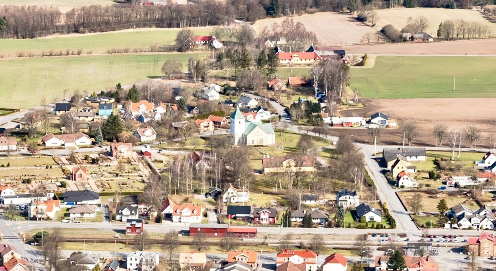 Vinslövs kyrka sedd från söder