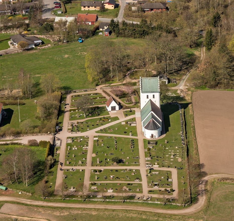 Träne kyrka sedd från öster