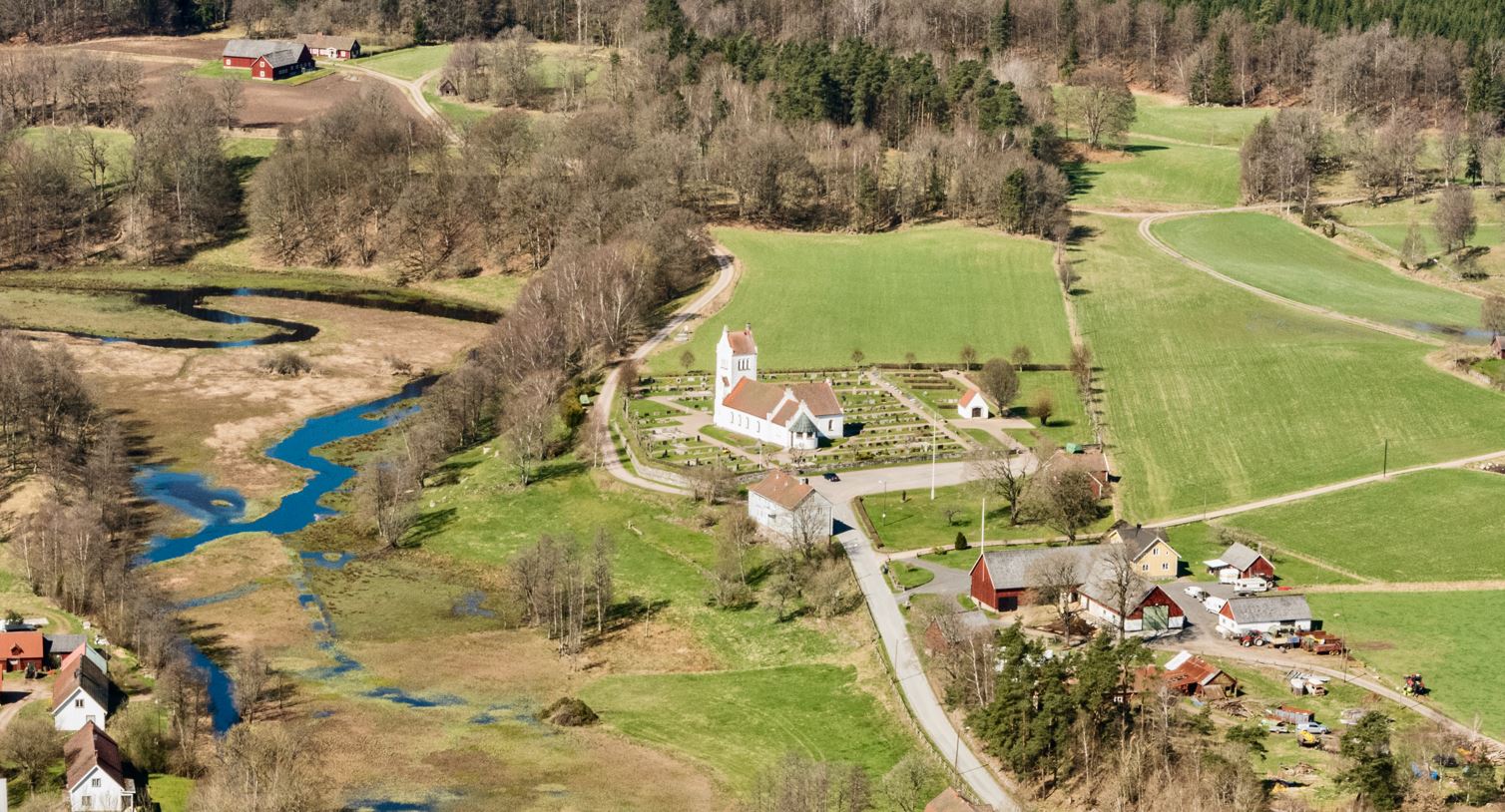 Verums kyrka sedd från sydväst