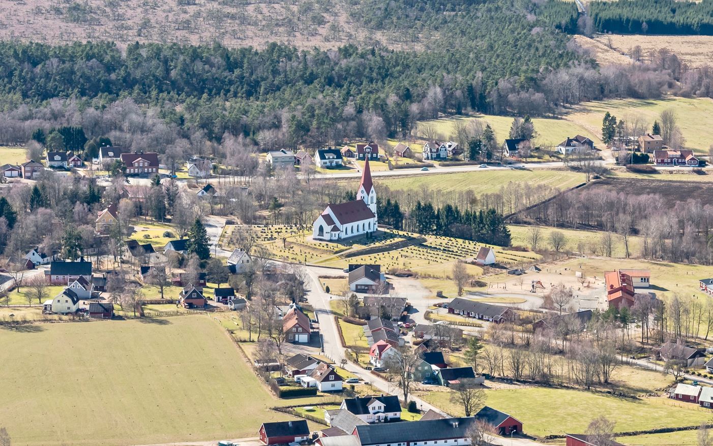 Röke kyrka sedd från nordost