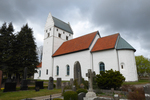 Norra Åsums kyrka sedd från sydost