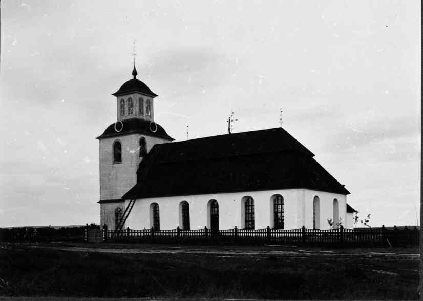Lillhärdals kyrka från syd