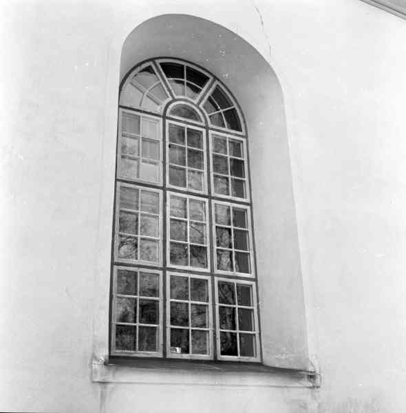 Sunne kyrka, fönster