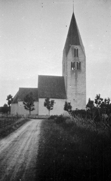 Ganthems kyrka från norr