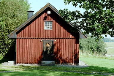 Ekonomibyggnad norr om Hagelbergs kyrka. Neg nr 02/152:13.jpg