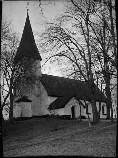 Salems kyrka från sydväst