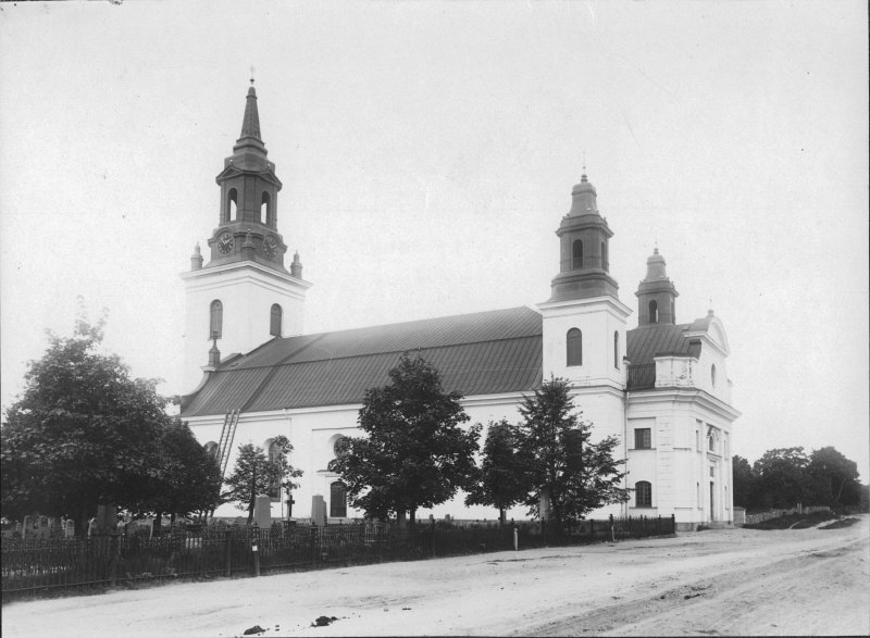 Ockelbo kyrka från sydväst