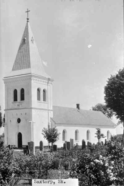 Saxtorps kyrka mot sydväst