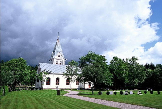 Kyrkogårdens södra del.