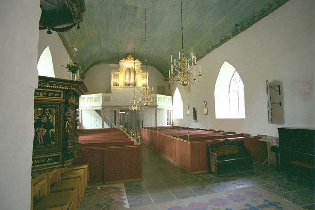 Skummeslöv kyrka, interiör. vy från kor över långhus.