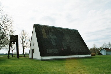 Hällums modernistiska kyrka, ritad av Bo Wedenmark. Neg.nr. 04/108:05. JPG. 