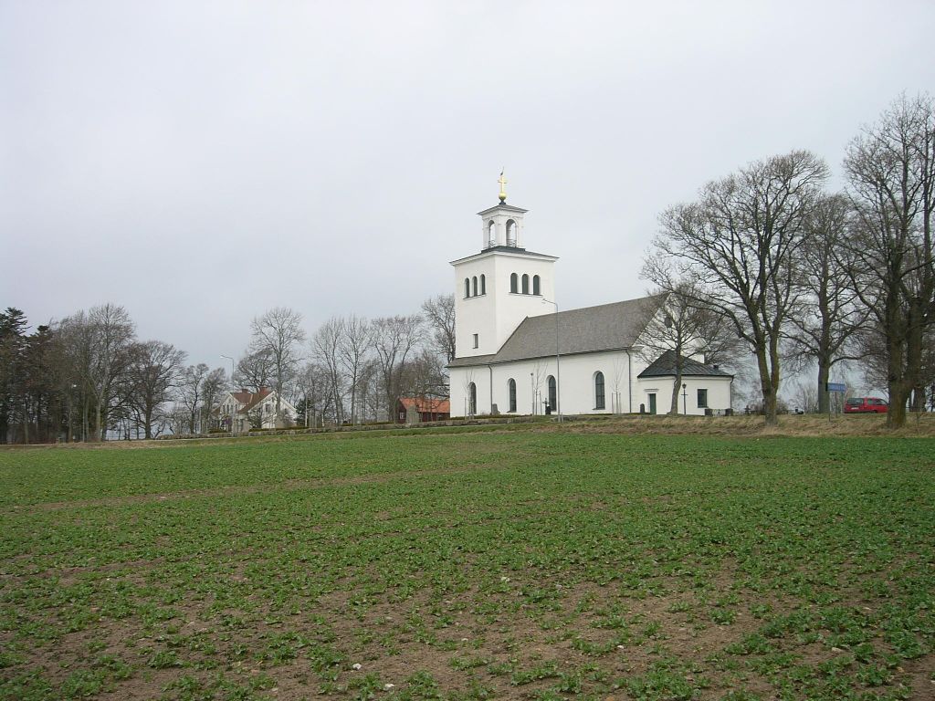 Kyrkan från sydöst.