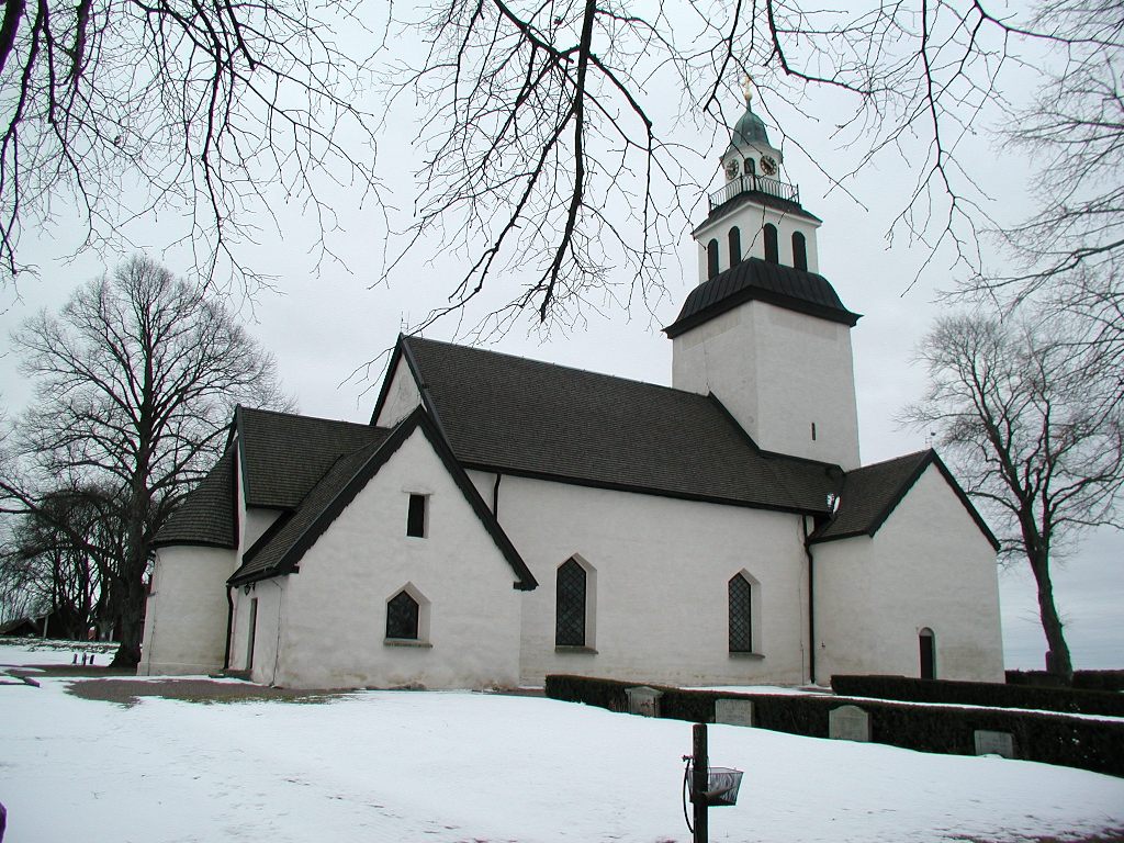 Hagebyhöga kyrka, nordost.