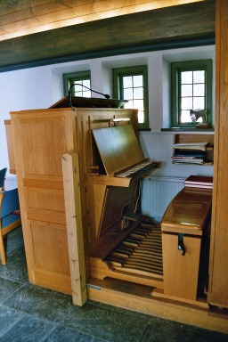 Skara gamla gravkapell, orgeln.  Neg.nr 04/209:15.jpg