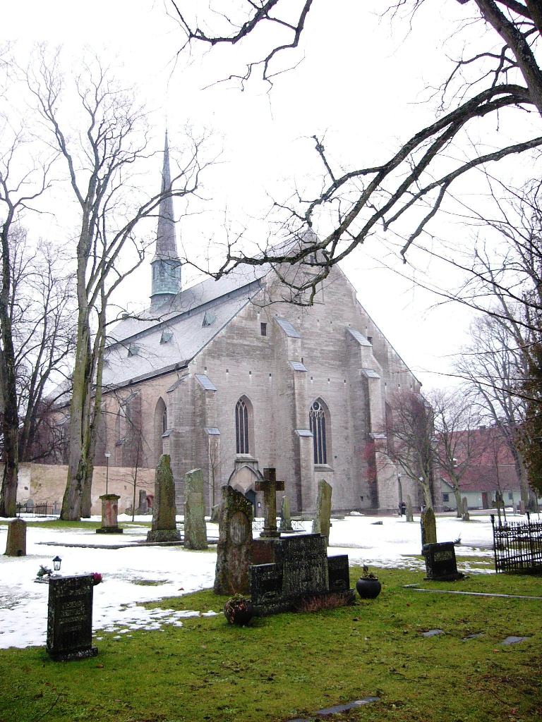 Klosterkyrkan från sydöst.