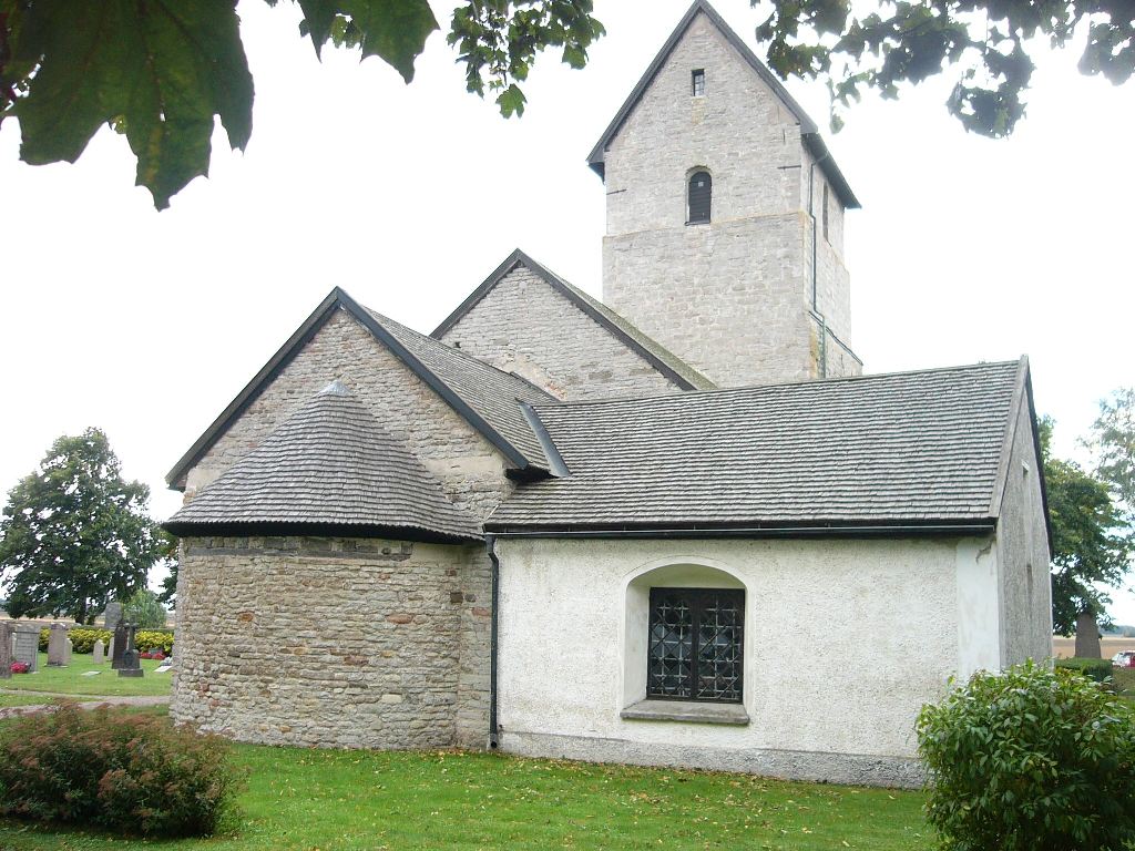 Herrestads kyrka från öster.