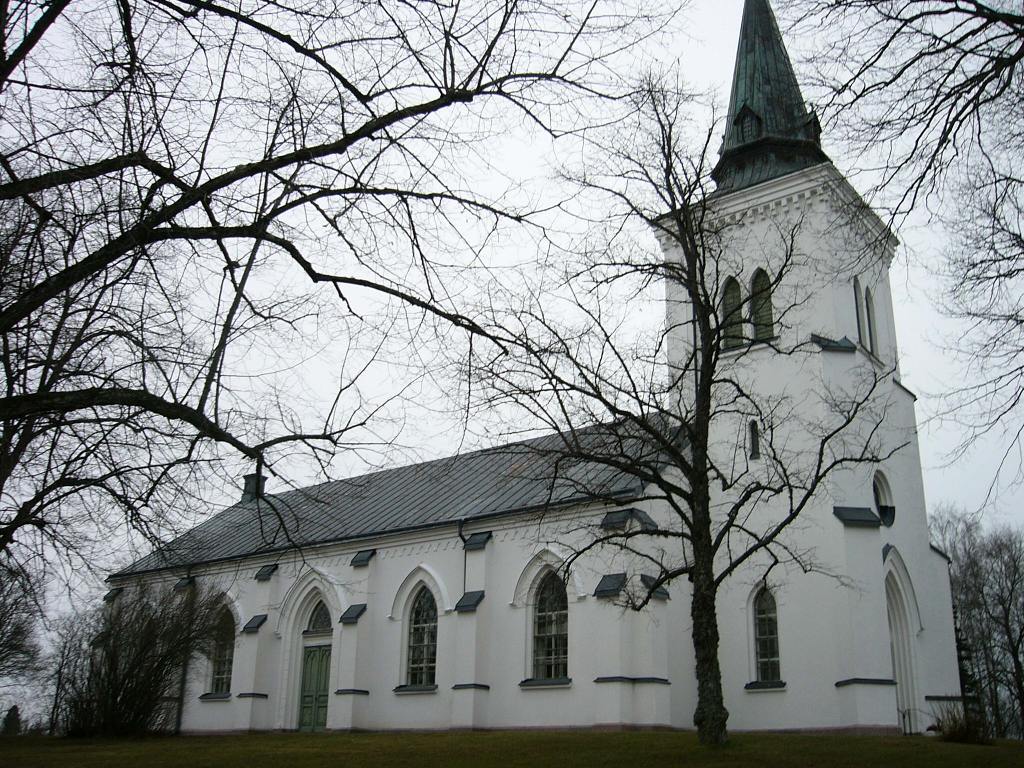 Östra Tollstads kyrka från nordöst.