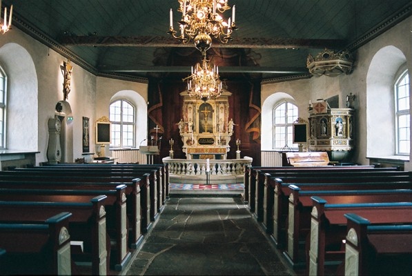 Kyrkorummet i Stora Lundby kyrka, från väster.