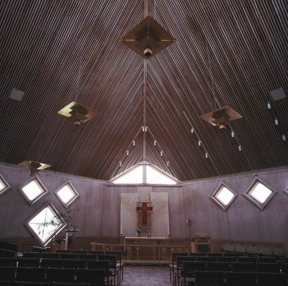 Kyrkorummet mot koret.
