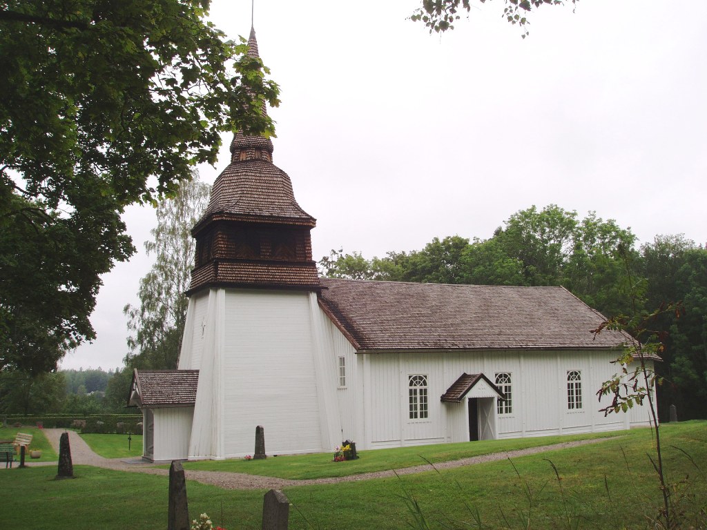 Simonstorps kyrka från söder.