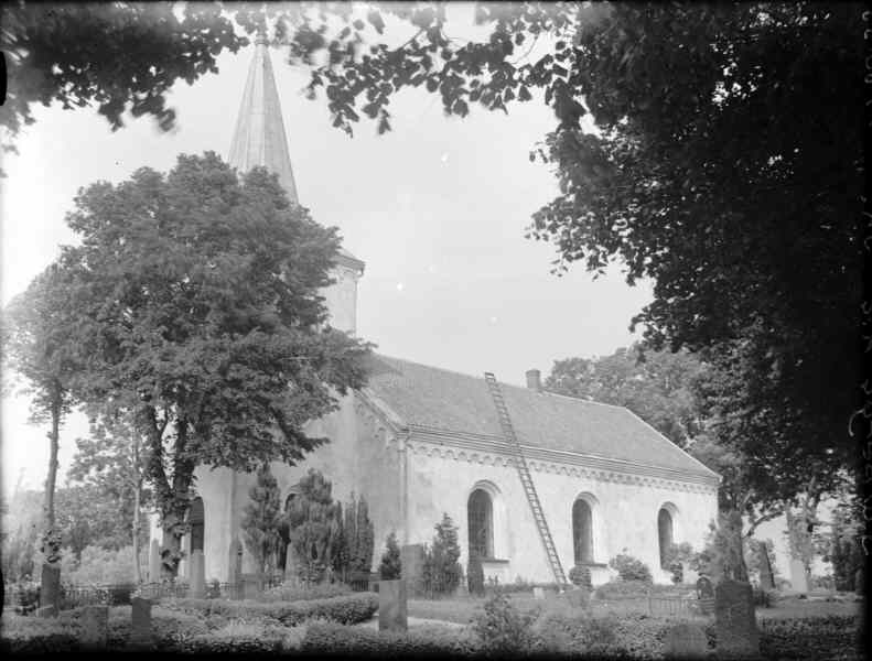 Solberga kyrka mot sydväst