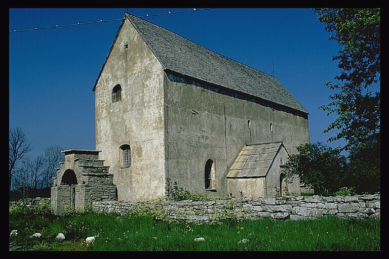 Källa gamla kyrka mot sydväst