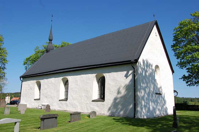 Sättersta kyrka, långhuset från SO