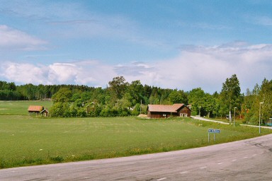 Kyrkomiljön väster om södra Råda kyrka. Neg.nr 04/328:19.jpg
