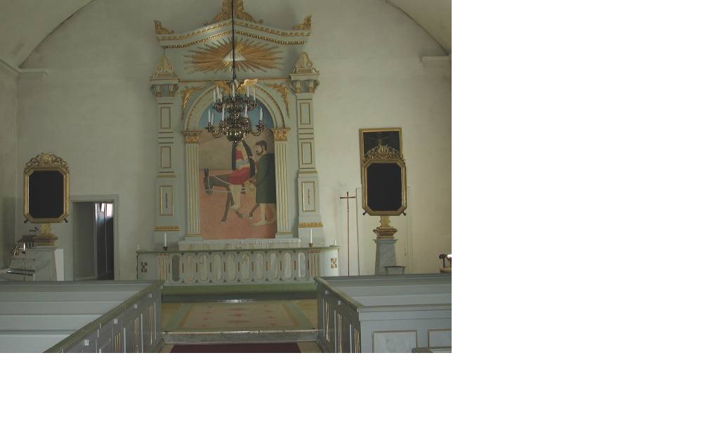 Interiör, kyrkorummet med altargång, bänkrader, kor och altare med sluten altarring och en stor altarprydnad. 