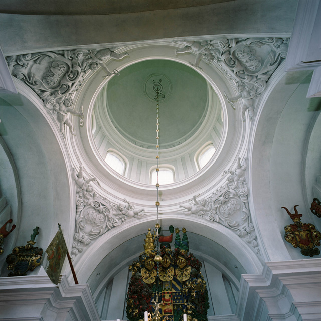 Spånga kyrka, kupolen i Bondeska gravkoret. 
