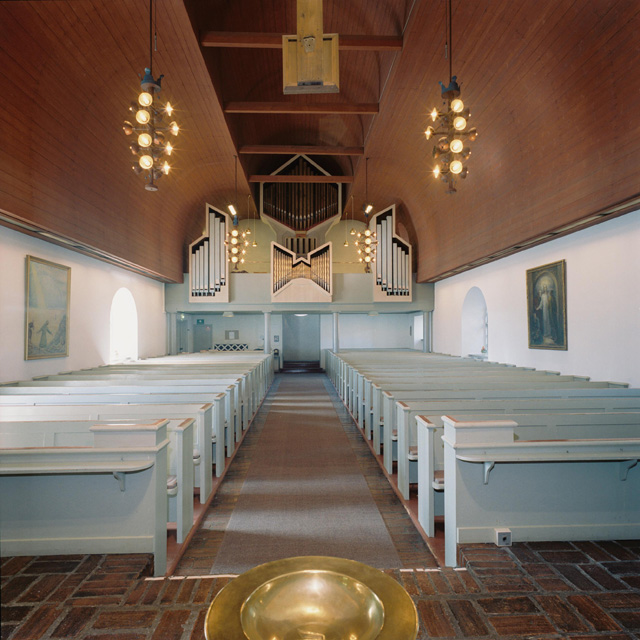 Stora Sköndals kyrka, kyrkorummet mot orgelläktaren. 