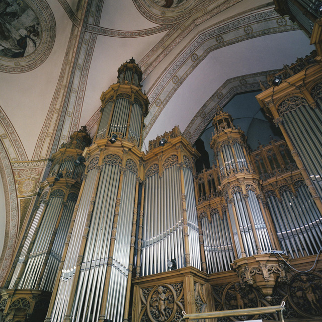 S:ta Clara kyrka, detalj av orgelfasaden. 