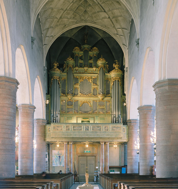 S:t Jacobs kyrka, kyrkorummet mot väster och orgelläktaren. 