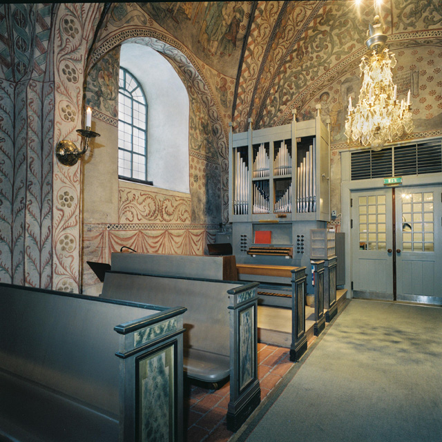 Bromma kyrka, långhuset med orgel. 

