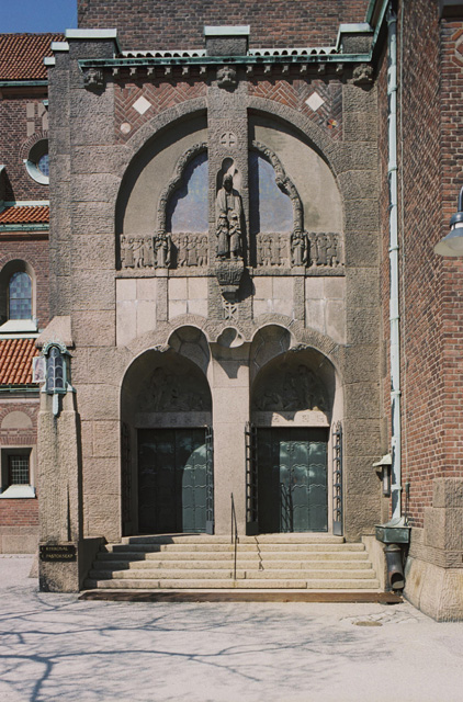 Engelbrektskyrkan, exteriören med huvudportalen i söder. 
