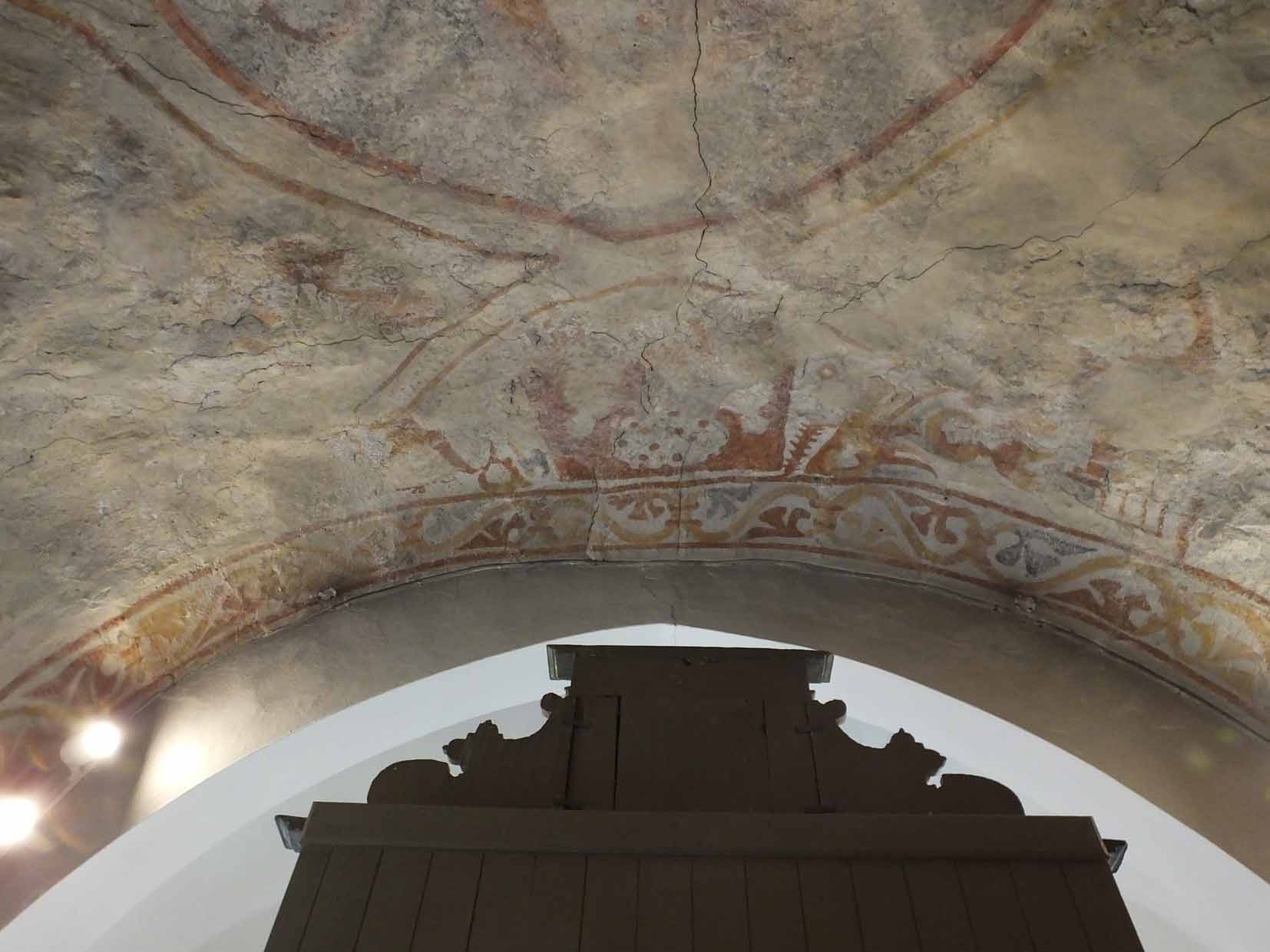 Farhults kyrka, kalkmålningar på absidens triumfbåge