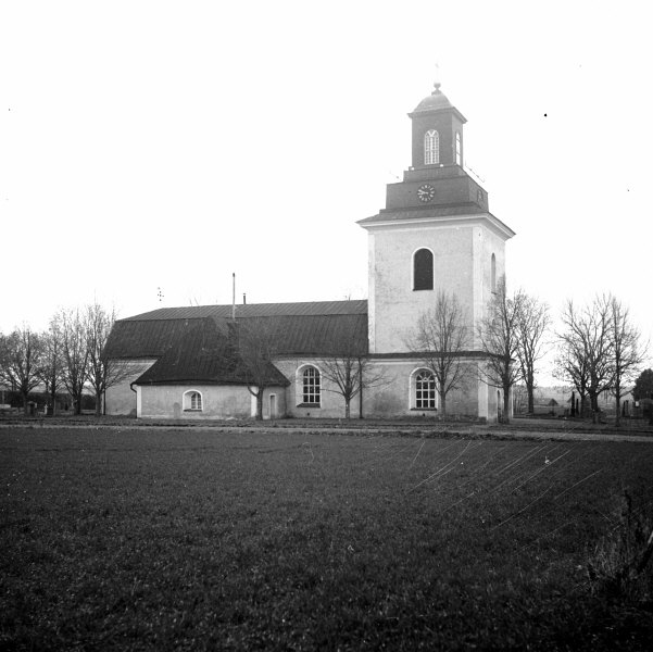 Grytnäs kyrka från nordväst