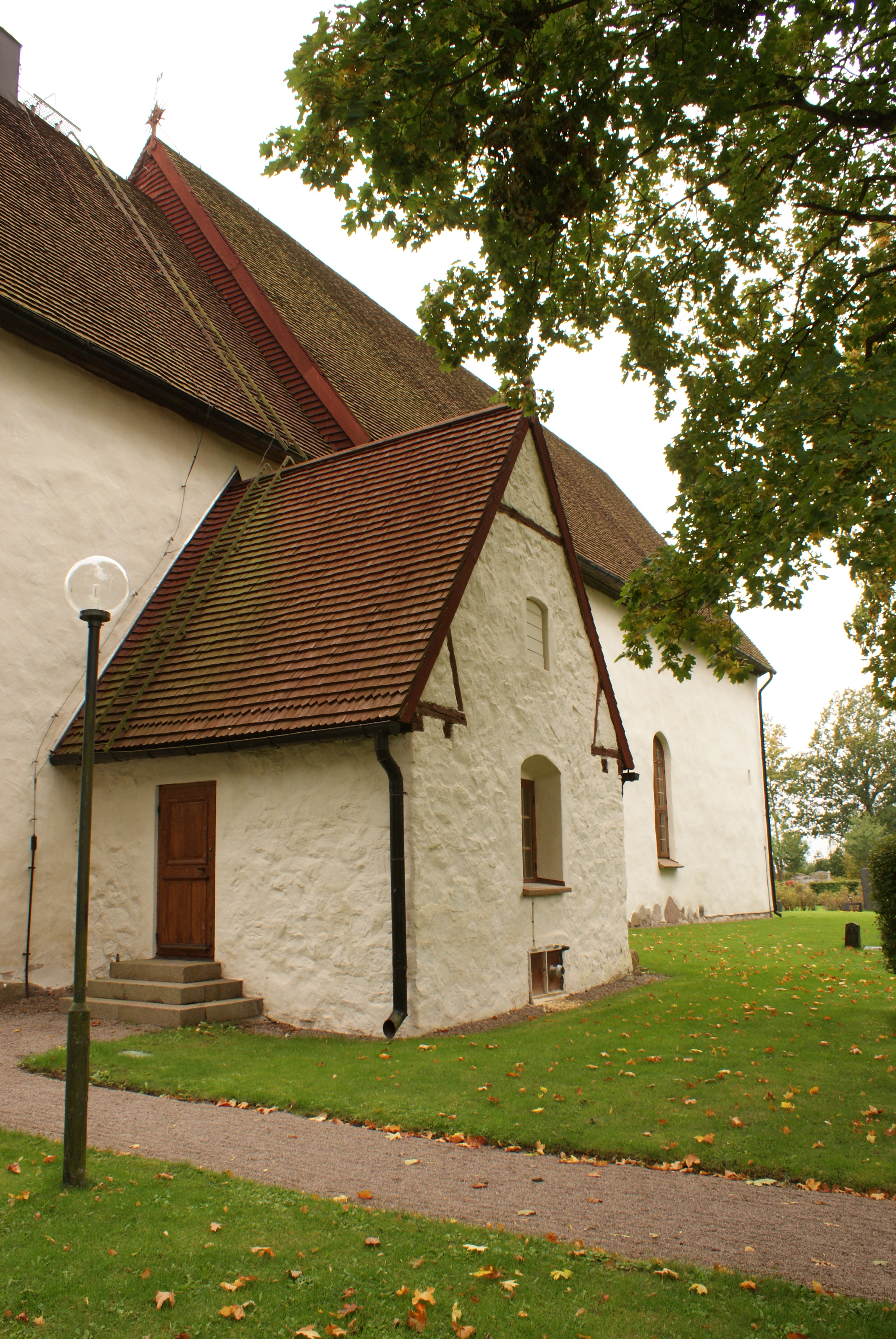 Arby kyrka, exteriör